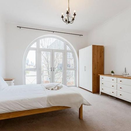 Spacious Ensuite Room Near Top Tourist Attractions Лондон Екстериор снимка