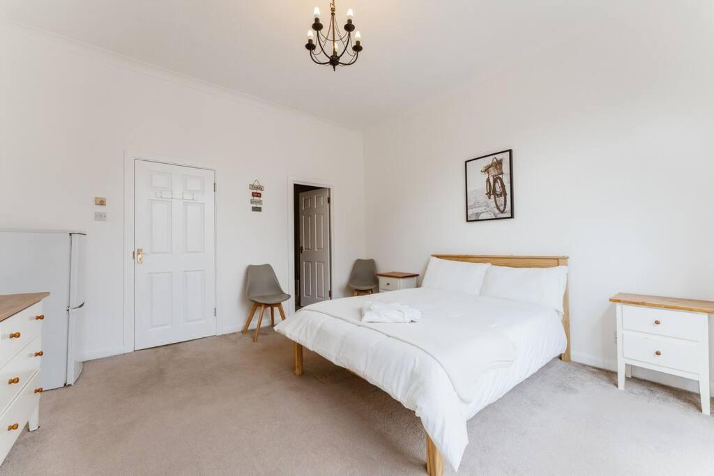 Spacious Ensuite Room Near Top Tourist Attractions Лондон Екстериор снимка
